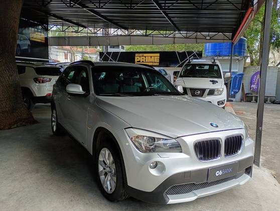 BMW X1 2.0 18I 4X2 24V GASOLINA 4P AUTOMÁTICO BMW X1 2.0 18I 4X2 24V GASOLINA 4P AUTOMÁTICO